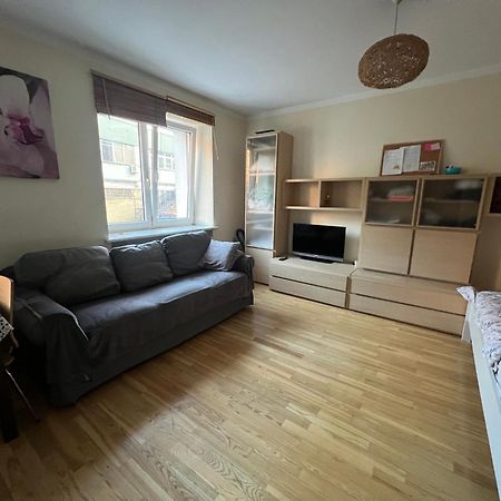 Апартаменты Entire Studio Flat Варшава Экстерьер фото