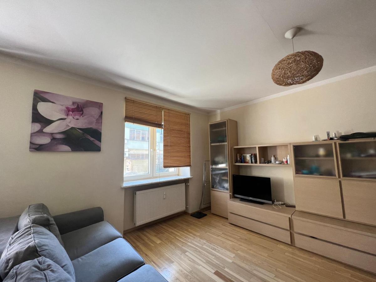 Апартаменты Entire Studio Flat Варшава Экстерьер фото